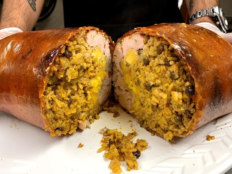 Cuerito Relleno de Cerdo y Arroz con Gandules para 2 Personas