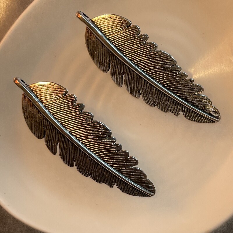 Extra large feathers
