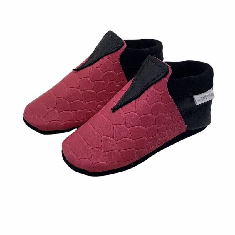 Leren slofjes fuchsia zwarte punt