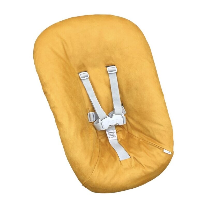 #59 Stokke newborn hoes, oker geel Suede look. Ook voor Kidsmill up.