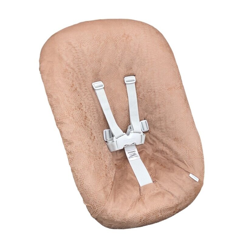 #52 Stokke newborn hoes, Camel bruin slangenprint. Ook voor Kidsmill up.