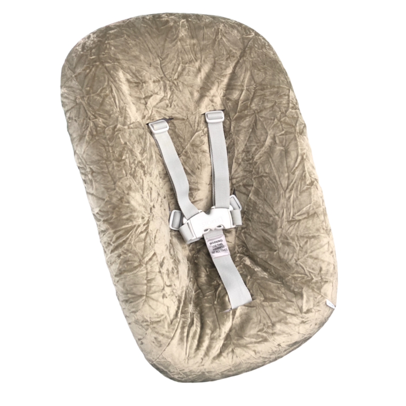 #28 Stokke newborn hoes, klei groen crackle. Ook voor Kidsmill up.