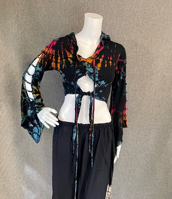 Tie-Dyed Hooded Cropped Shirt with Razor-Cut Sleeves and Braided Front