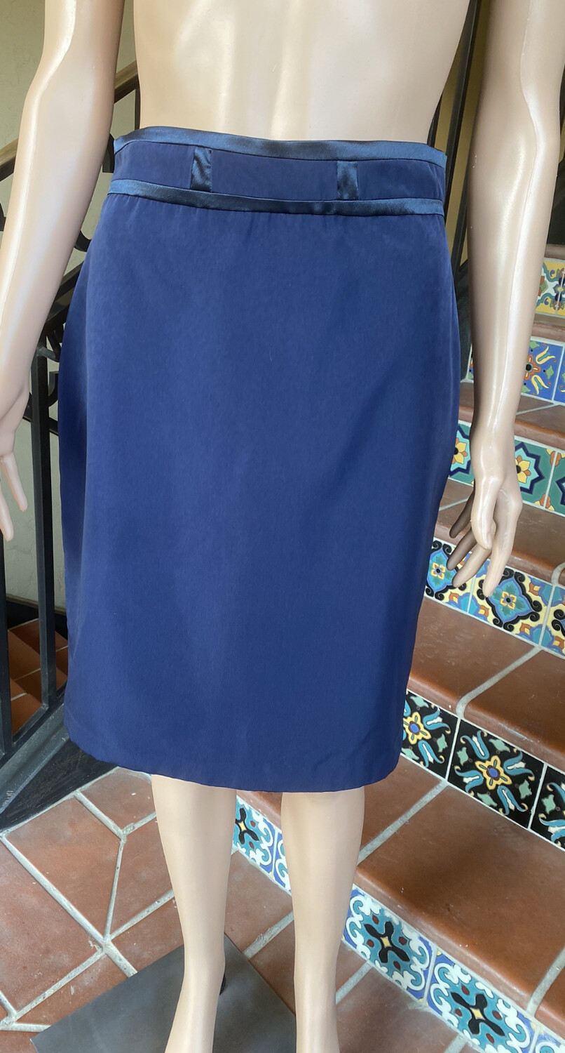 Blue skirt with waist detail