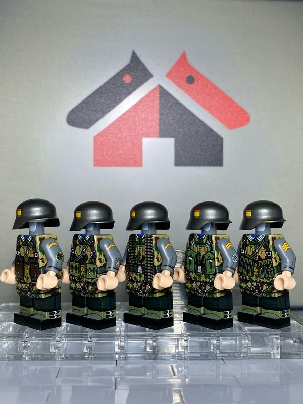 eastbrick custom minifig a set of 5 figs División Española de Voluntarios 250. Infanterie-Blaue Division