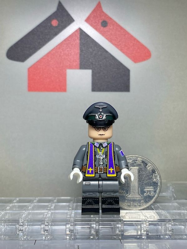 20250809 eastbrick custom minifig ww2 WH pastor