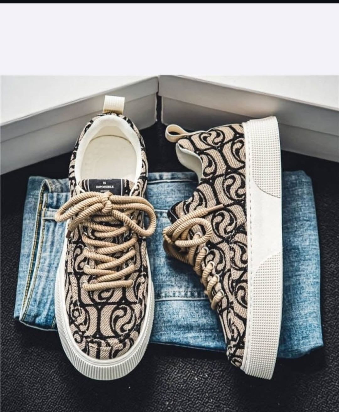 Chucks 