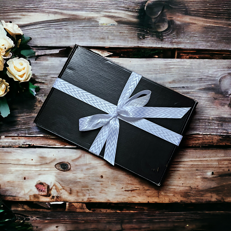 Wellness Geschenkset personalisiert nach Kundenwunsch zusammengestellt. Geschenkbox schwarz oder rosa z.B. mit Saunatuch / Hamamtuch plus Seife oder Peeling Wellness Geschenkset personalisiert nach Kundenwunsch zusammengestellt. Geschenkbox schwarz oder rosa z.B. mit Saunatuch / Hamamtuch plus Seife oder Peeling