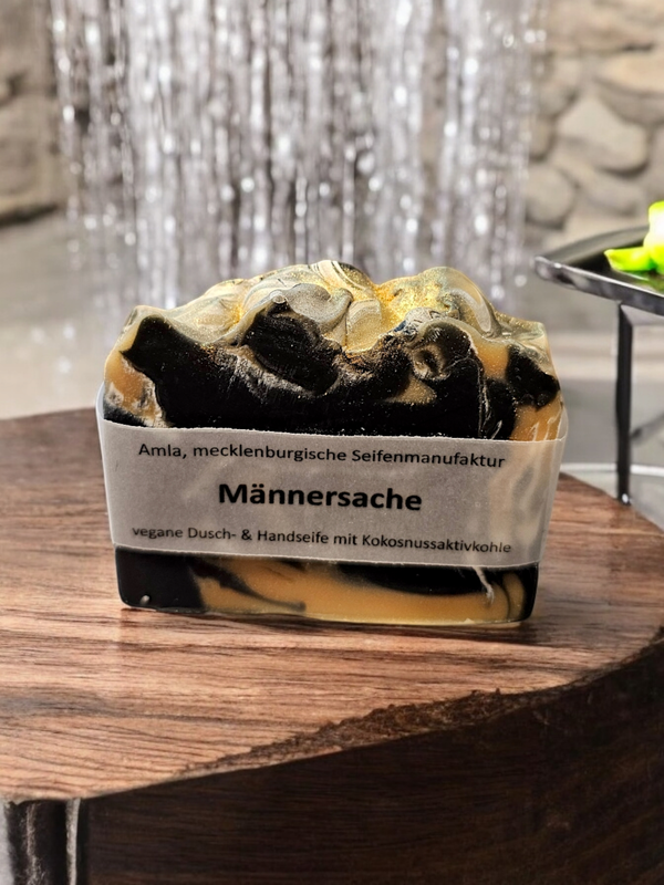 Wellness Geschenkset Black mit Saunatuch und Seife Männersache Wellness Geschenkset Black mit Saunatuch und Seife Männersache