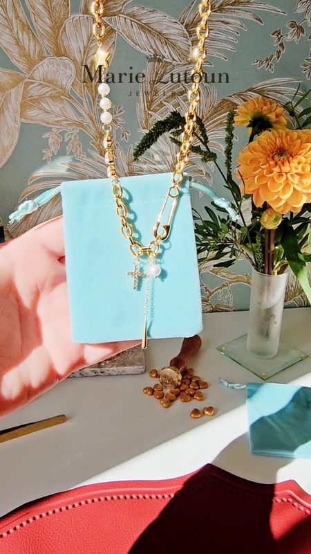Kette mit Sicherheitsnadel aus Edelstahl Kette mit Sicherheitsnadel aus Edelstahl