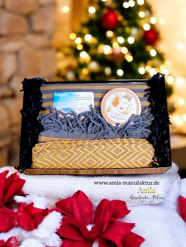 Wellness Geschenkset Safran mit Saunatuch und Sanddorn Peeling.