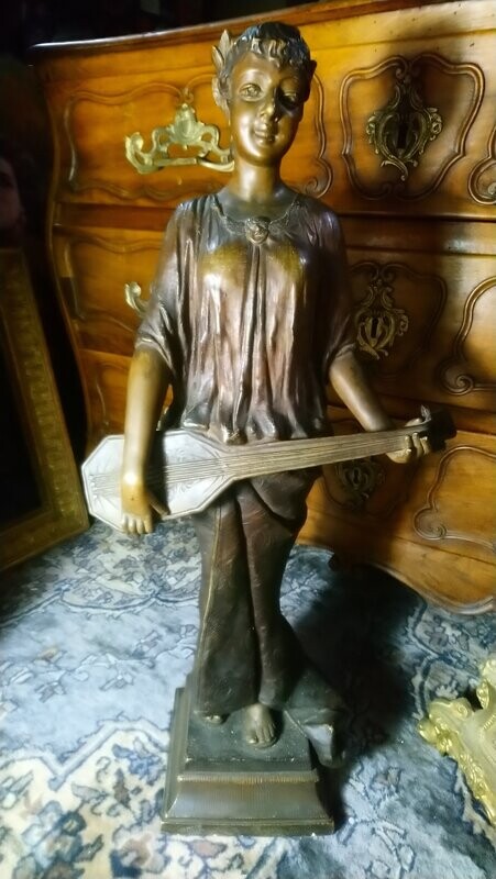 Statut femme terre cuite