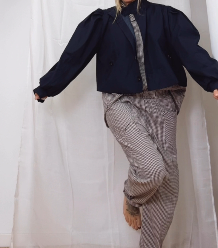 Gabardina Cropped Azul Marino Gabardina Cropped Azul Marino