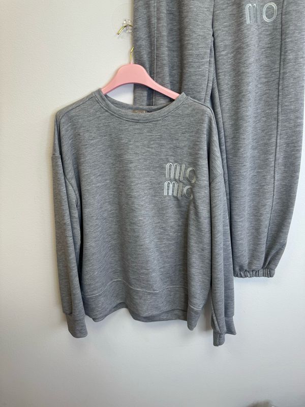 Conjunto chándal miu