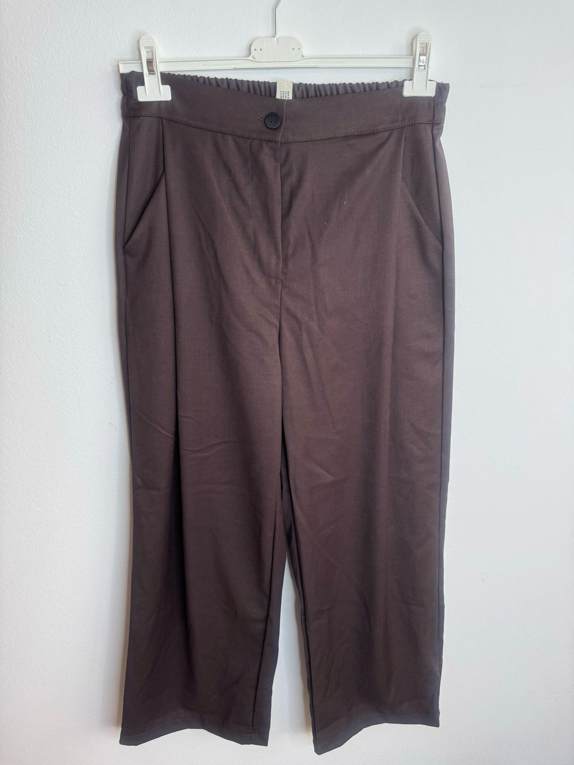 Pantalón pinzas marrón 