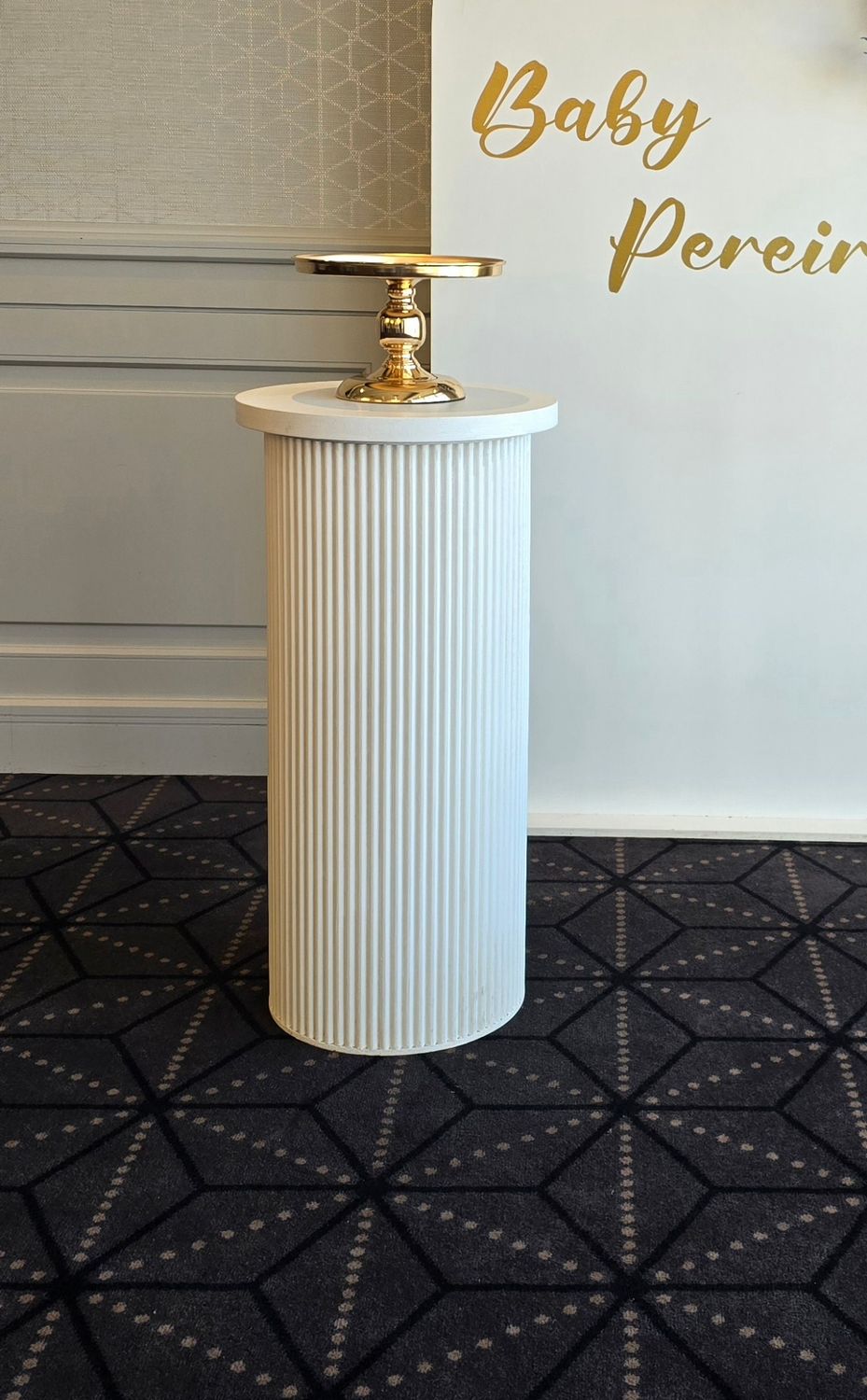 Round Ripple Plinths - White