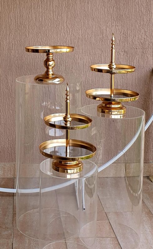 Round Acrylic Plinths - Clear
