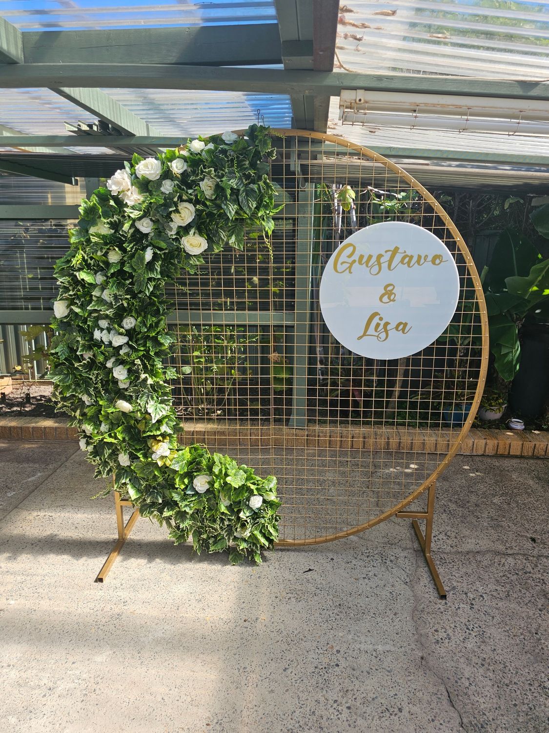 Round Mesh Backdrop - Gold - Greenery Design