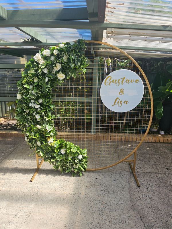 Round Mesh Backdrop - Gold - Greenery Design