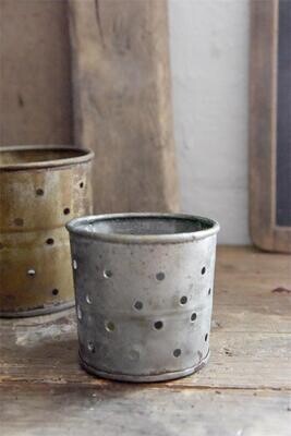 Vintage Style Zinc Metal Tealight / Candle Holder