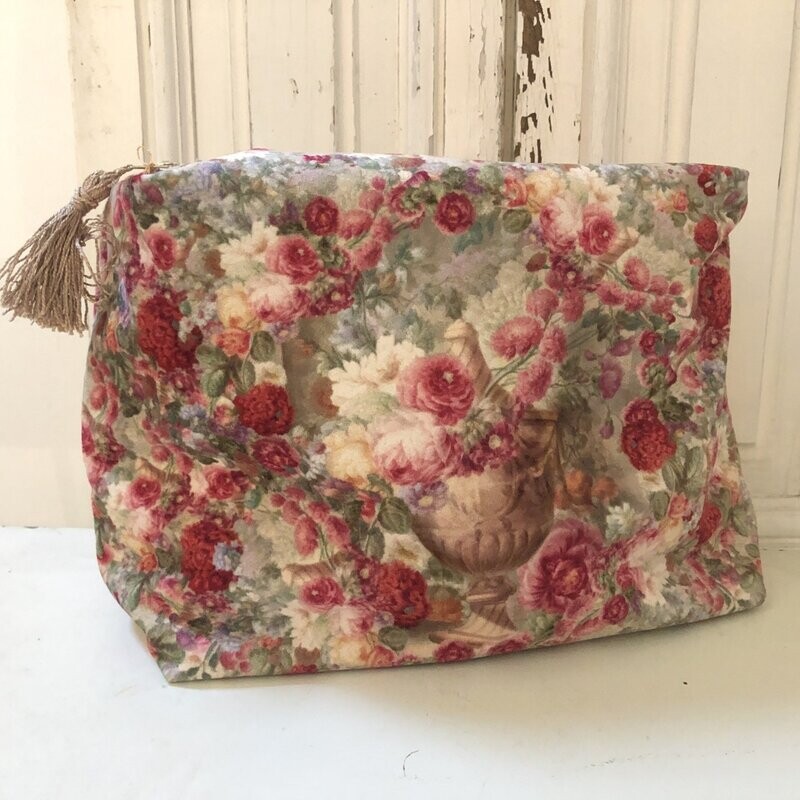 Velvet Washbag Pink Roses