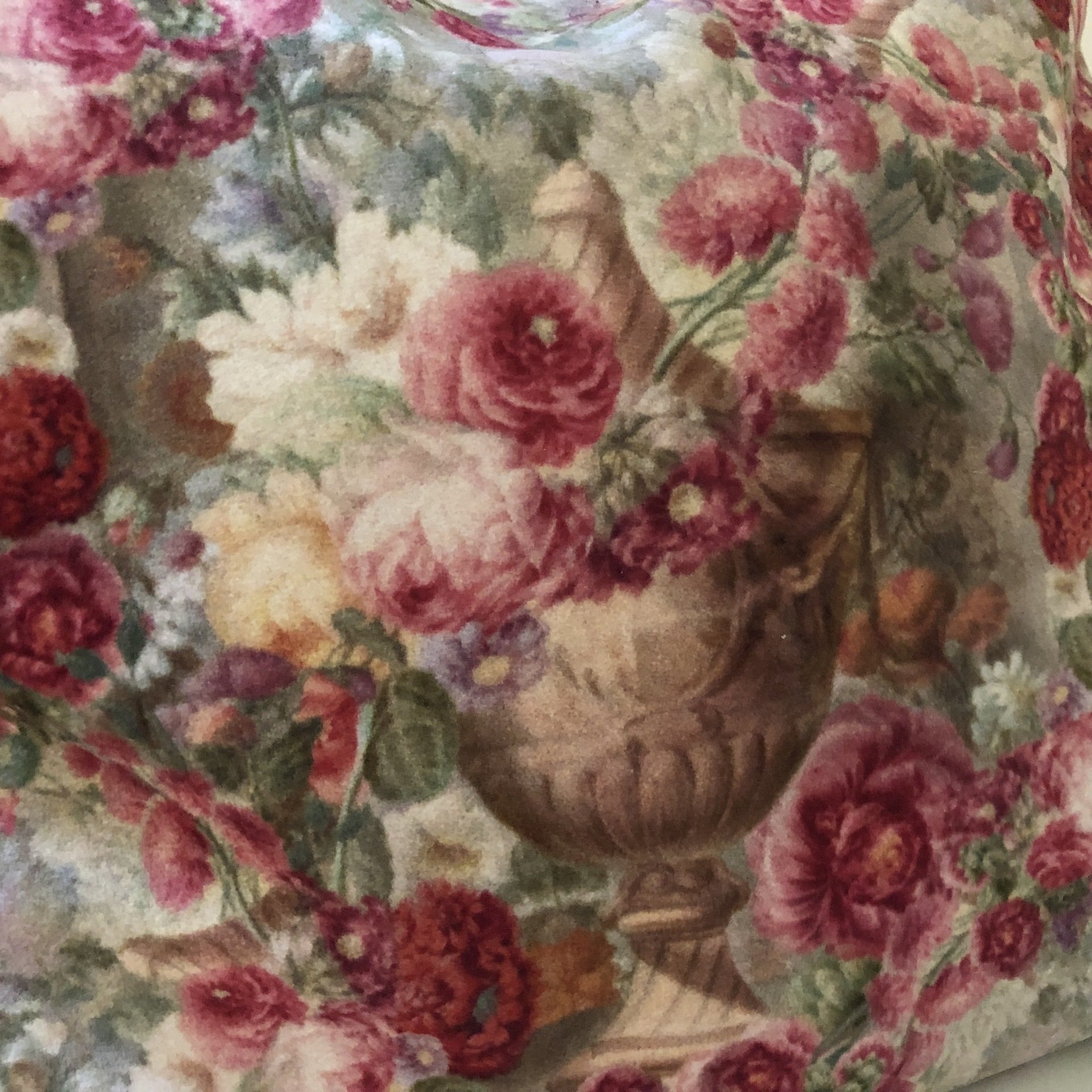 Velvet Washbag Pink Roses