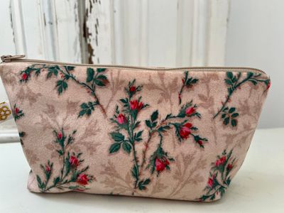 Velvet Cosmetics Bag Rosebud Wallpaper