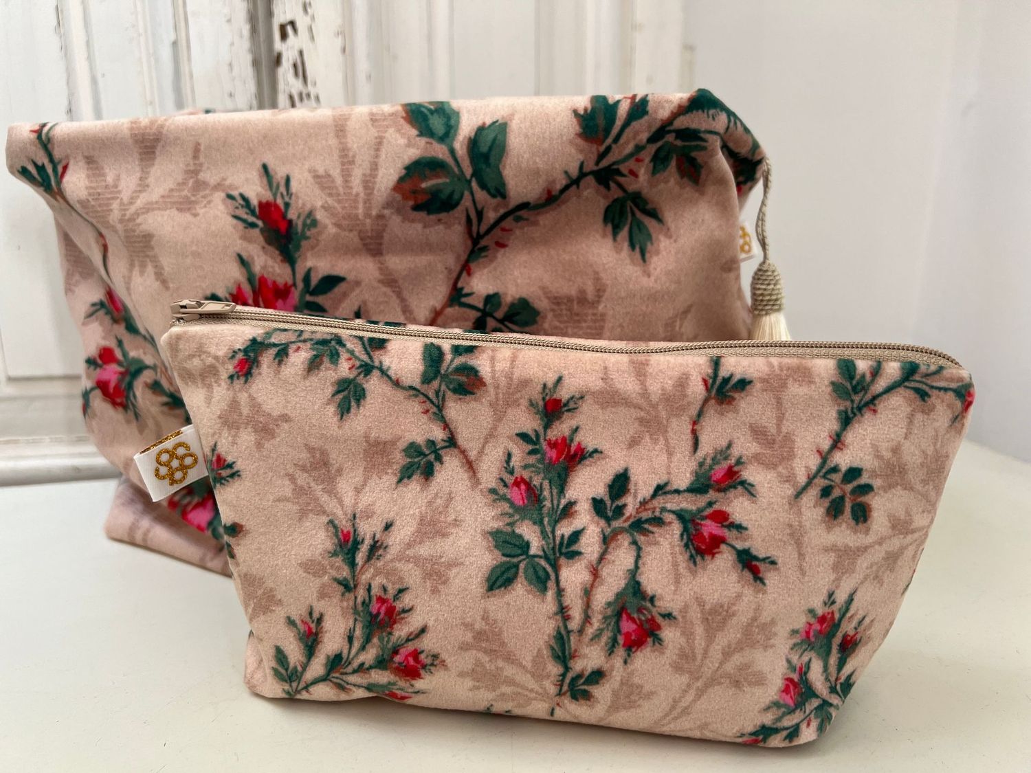 Velvet Washbag Rosebud Wallpaper