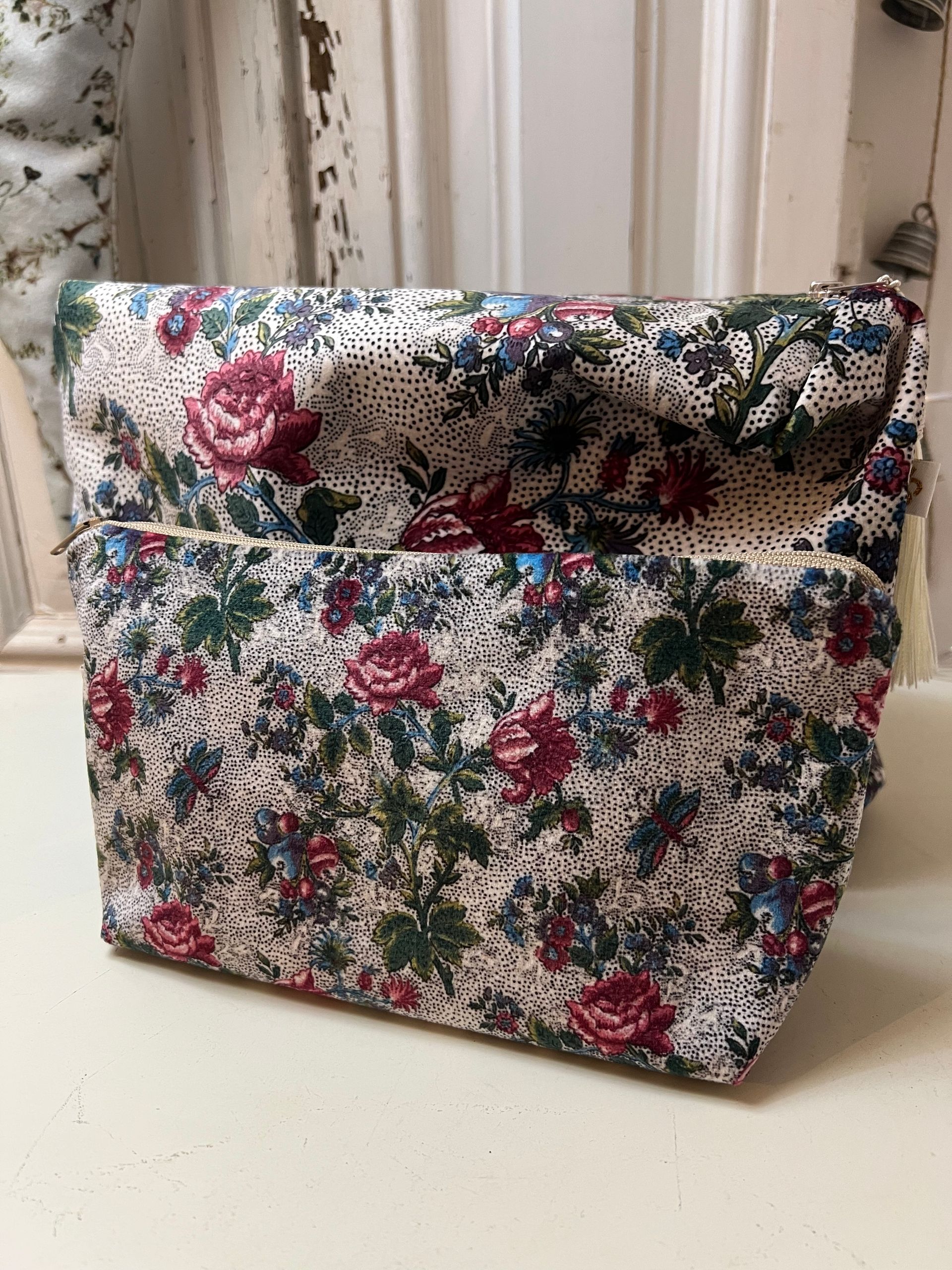 Velvet Cosmetics Bag Indiennes Wallpaper