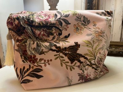 Velvet Washbag Pink Tapestry