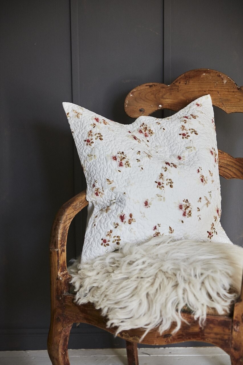 Anne-Mi  Vintage Bloom Quilted Cushion Square