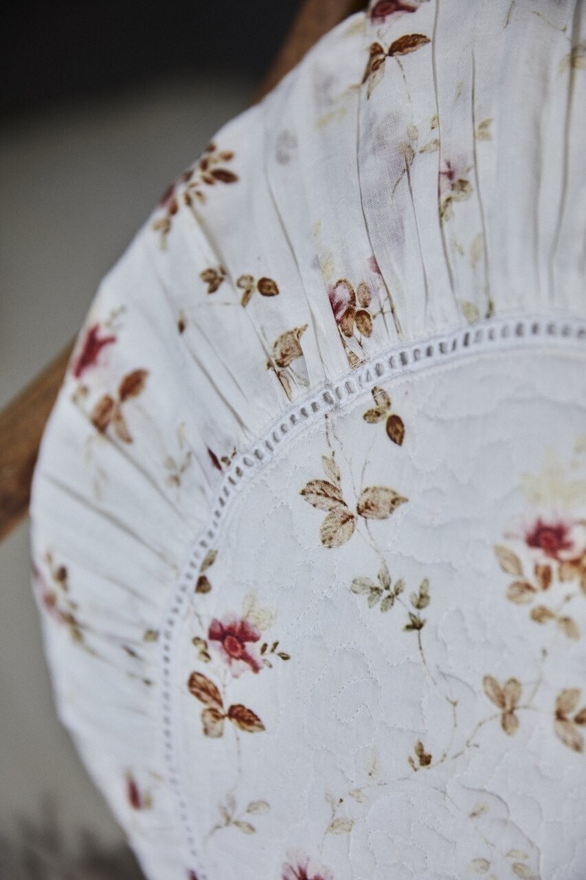 Anne-Mi Vintage Bloom Quilted Cushion Round