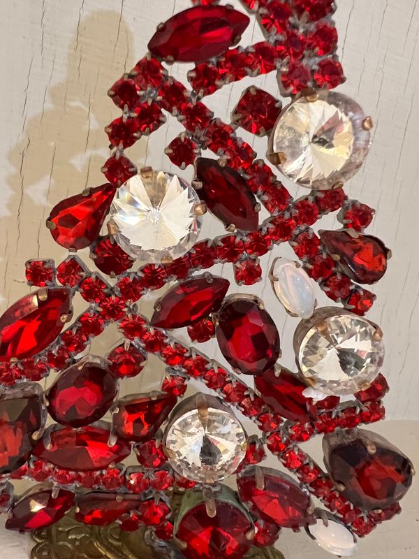 Handmade Glass Christmas Tree Small Asymmetric Clear & Red