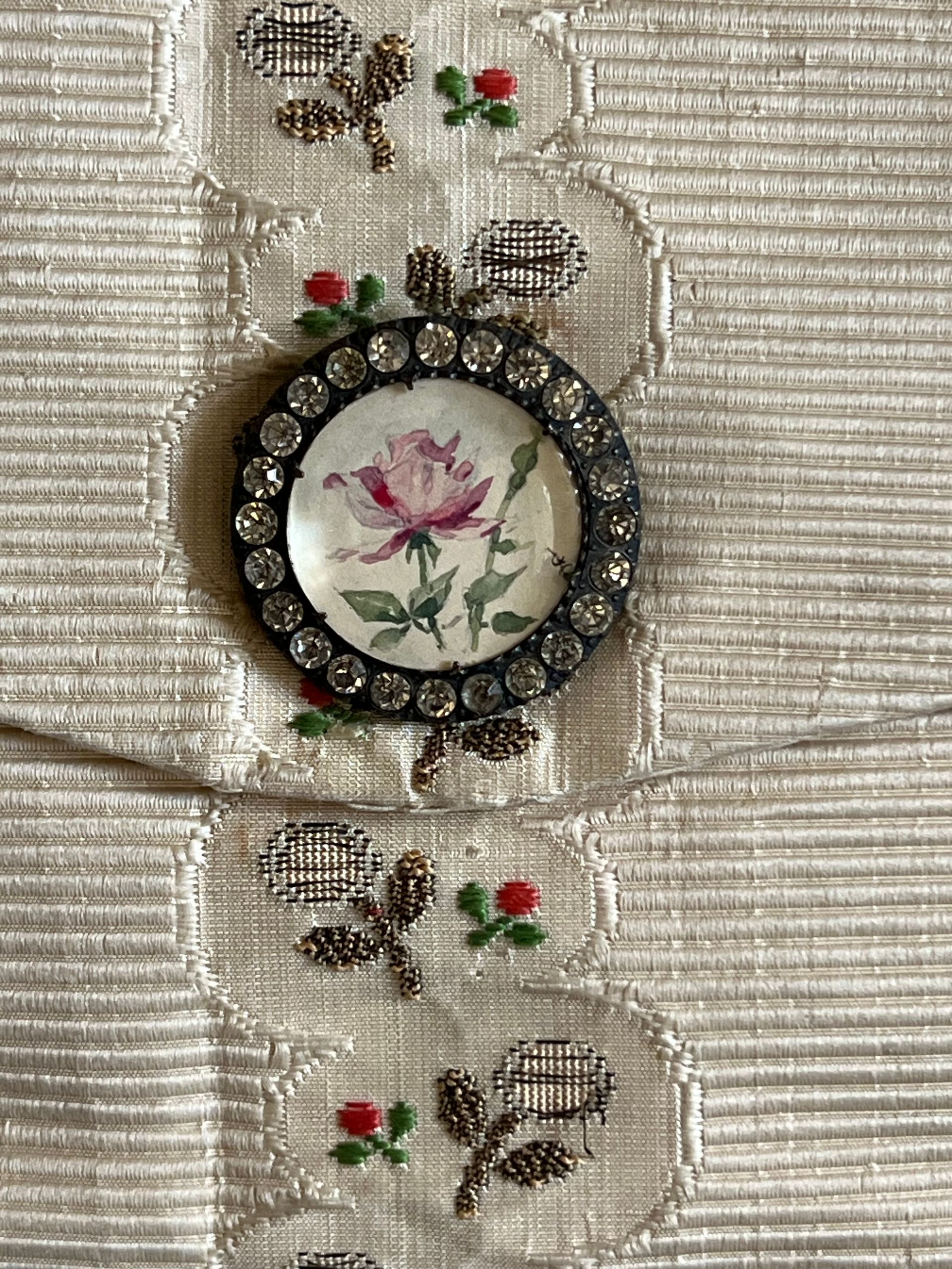 Early 19thc Woven Silk Fabric Purse with Decorative Button