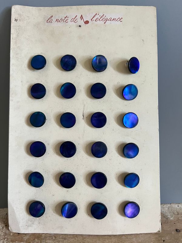 Early 20thc 24 x Dyed Blue/Purple Mother of Pearl Buttons on Original Card