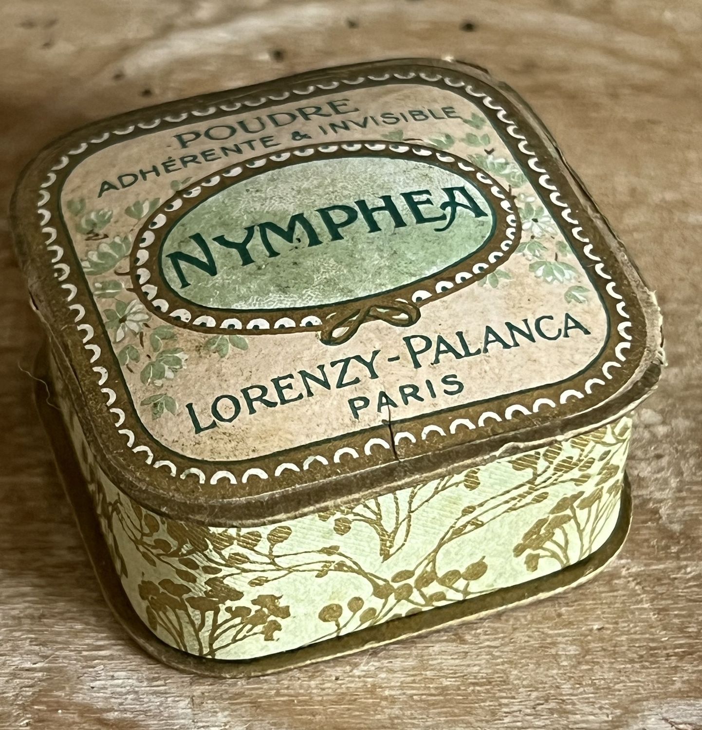 c.1920 Small Unused French Powder Box Nymphea c.1920 Small Unused French Powder Box Nymphea