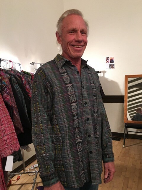 Unisex shirt based on classic men's shirt