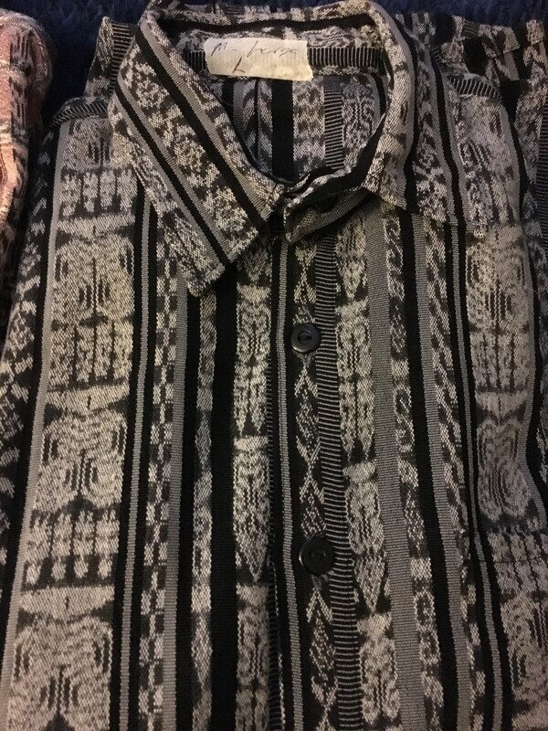 Unisex shirt based on classic men&#39;s shirt