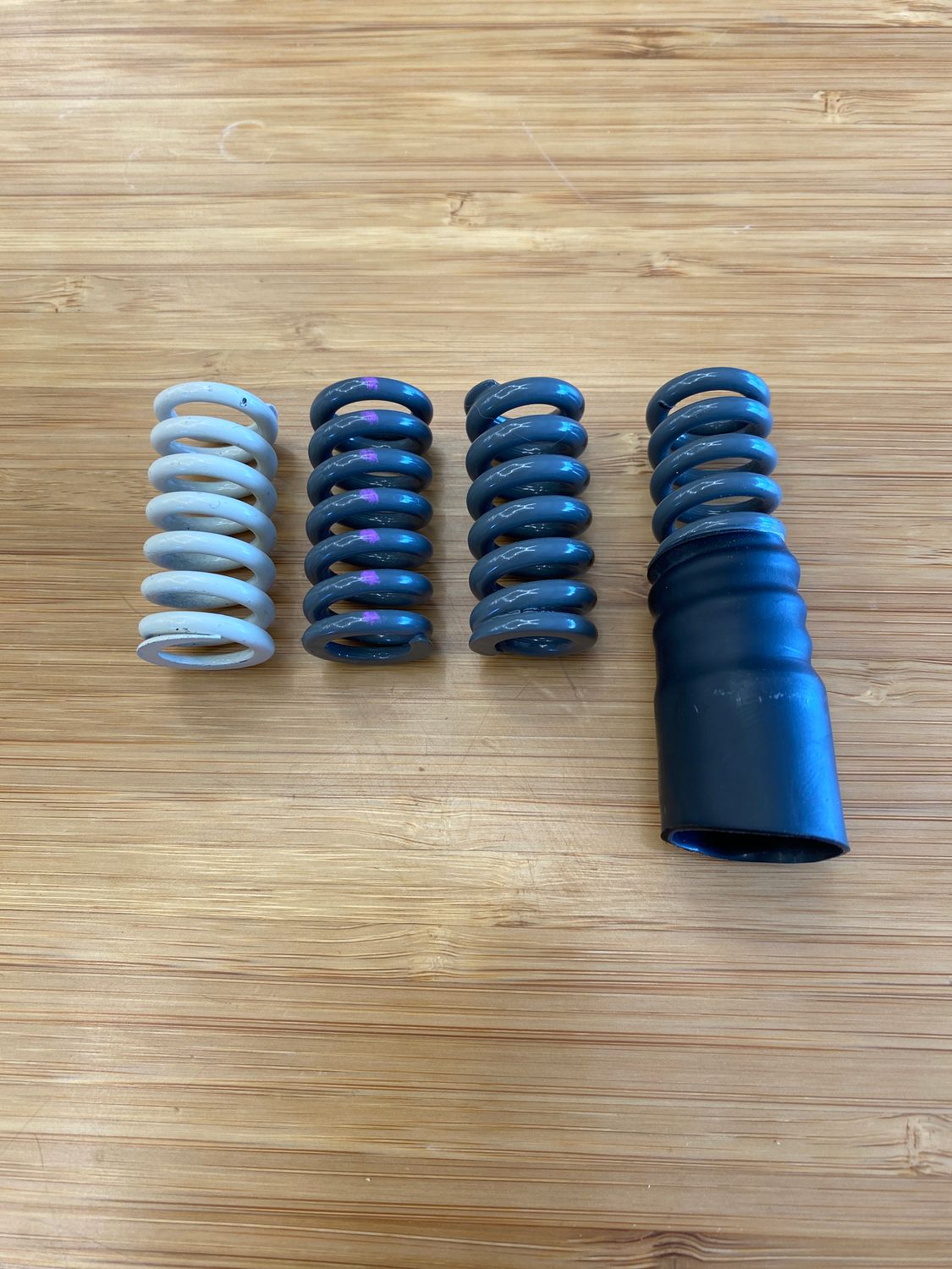 Manta Replacement Springs