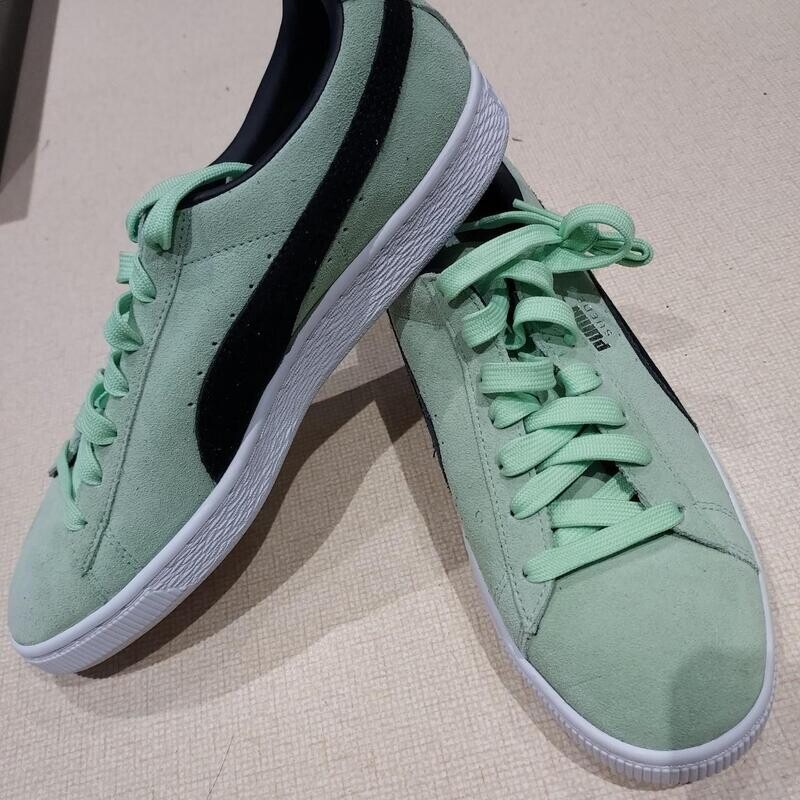 Puma Suede stunning brand new great looking in fresh green UK Size 7.5