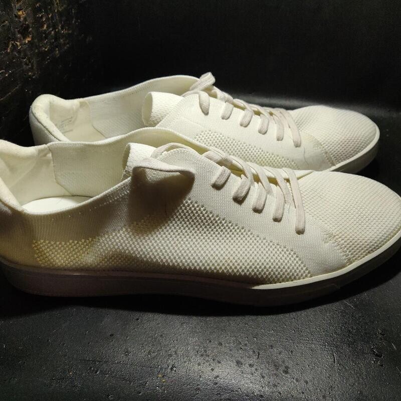 Calvin Klein knitted uppers in off white in a UK Size 10