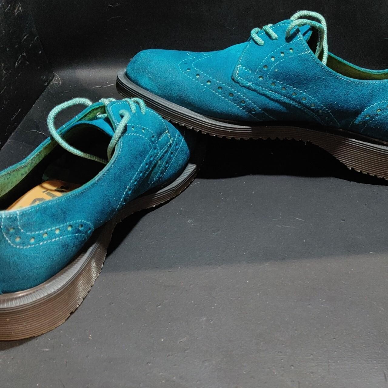 Doc Martens Airwair shoes in Bermuda Blue in a UK Size 4