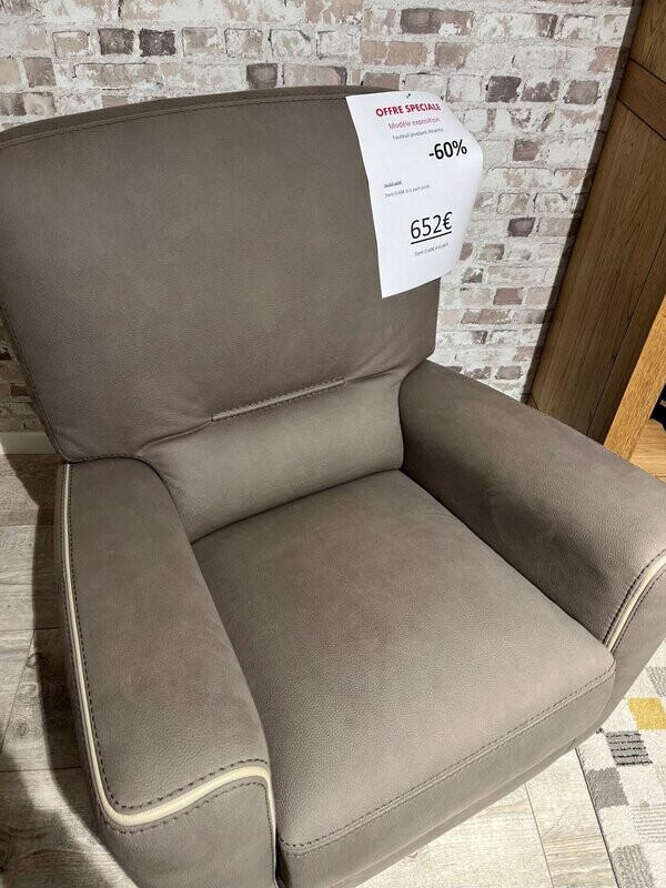 Fauteuil pivotant recouvert en microfibre Fauteuil pivotant recouvert en microfibre