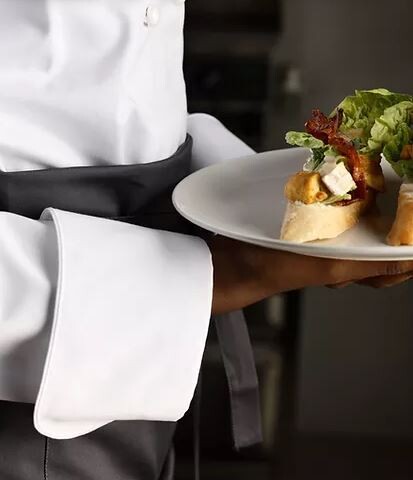 Gourmet bread and balsamic vinegar oil appetizer on plate