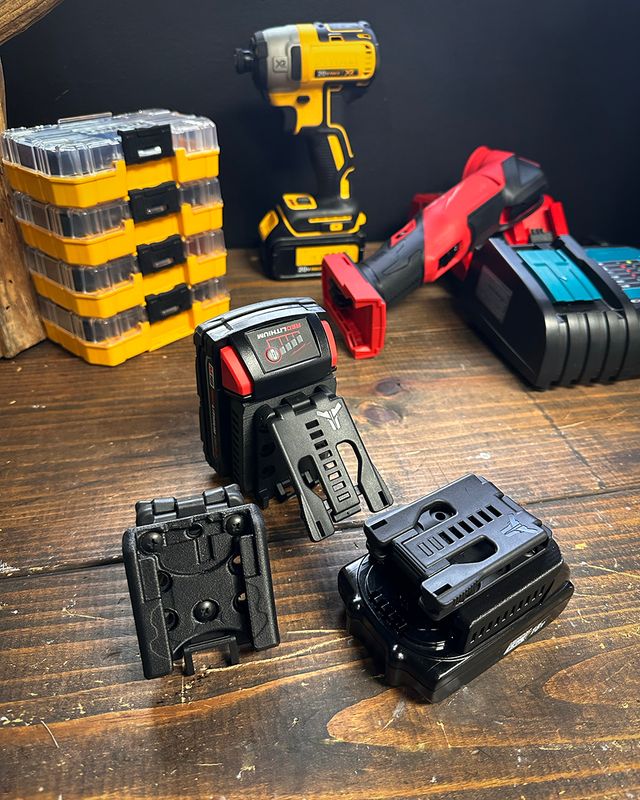 AIMS2™ Quick Attach Battery Clip