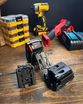 AIMS2™ Quick Attach Battery Clip