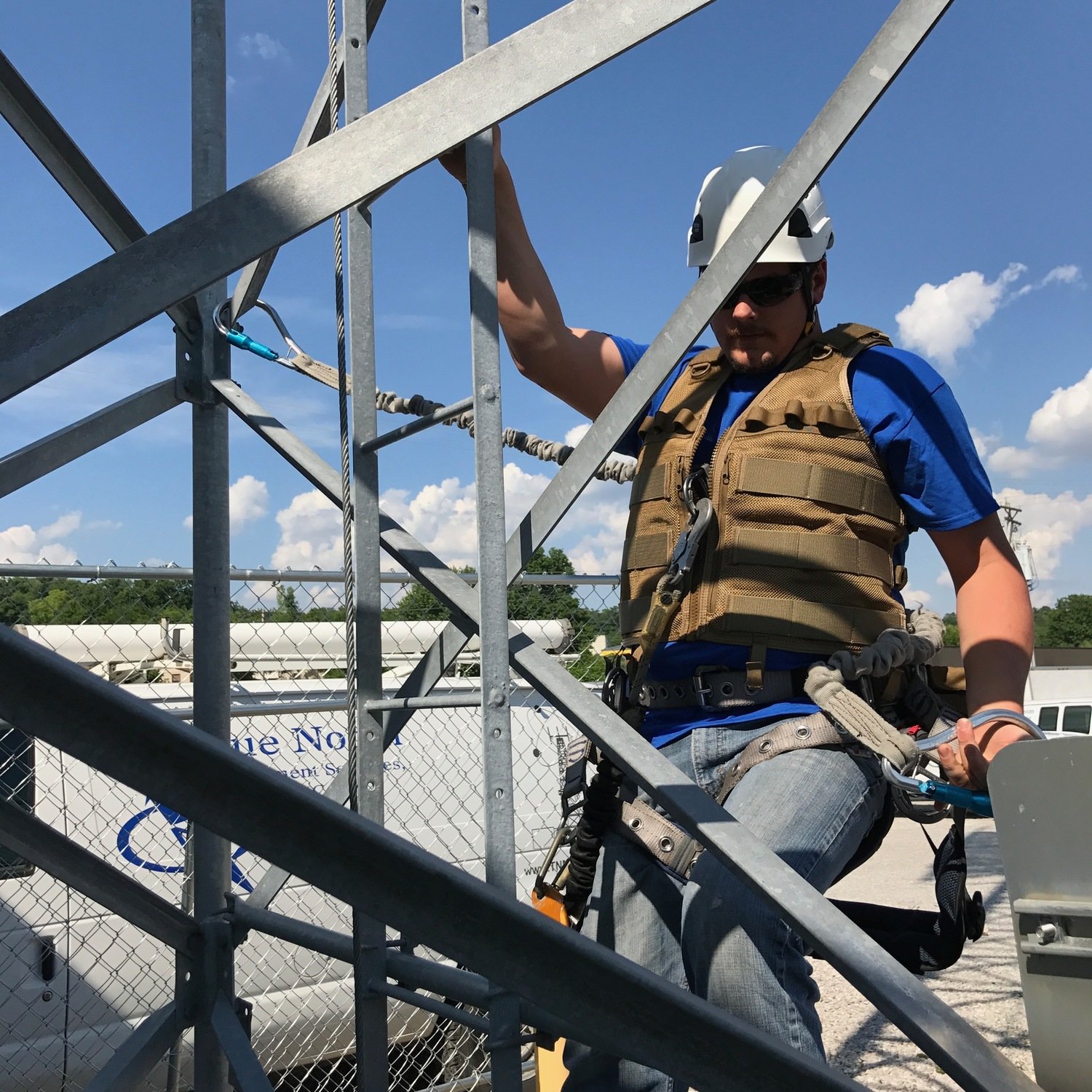 Saratoga Tool Vest® Fall Harness Compatible, Color: Coyote