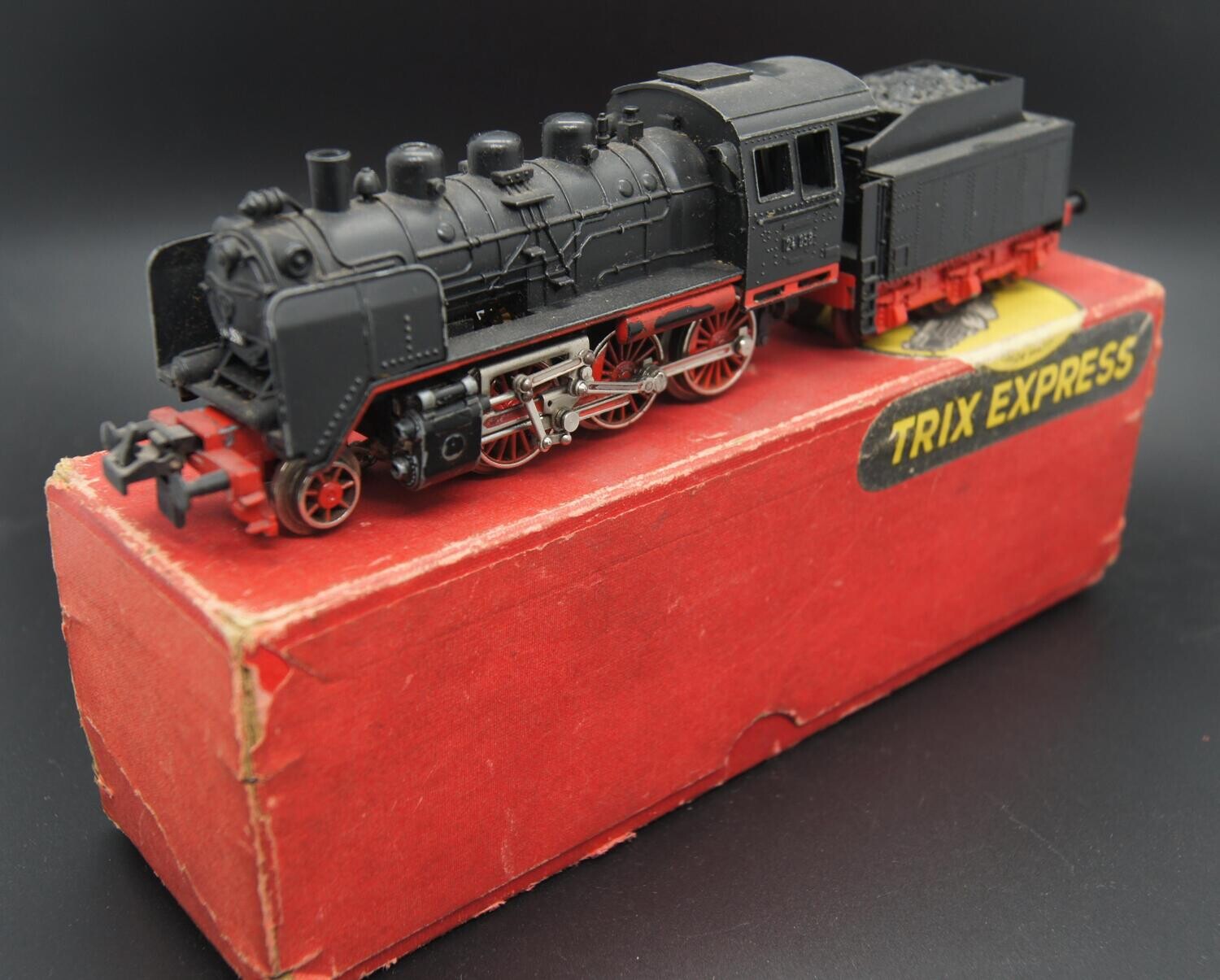 Trix Express Dampflok mit Tender TE 753