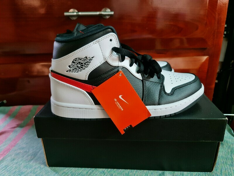 Air Jordan 1 Mid Black Chile Red White