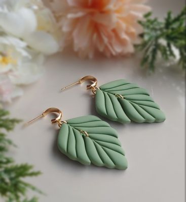 Large Leaf Dangles - Mossy Green